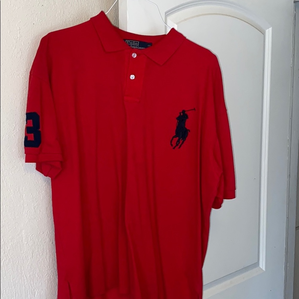 Polo jersey shirt,is short and wide. Not suitable for a tall person.